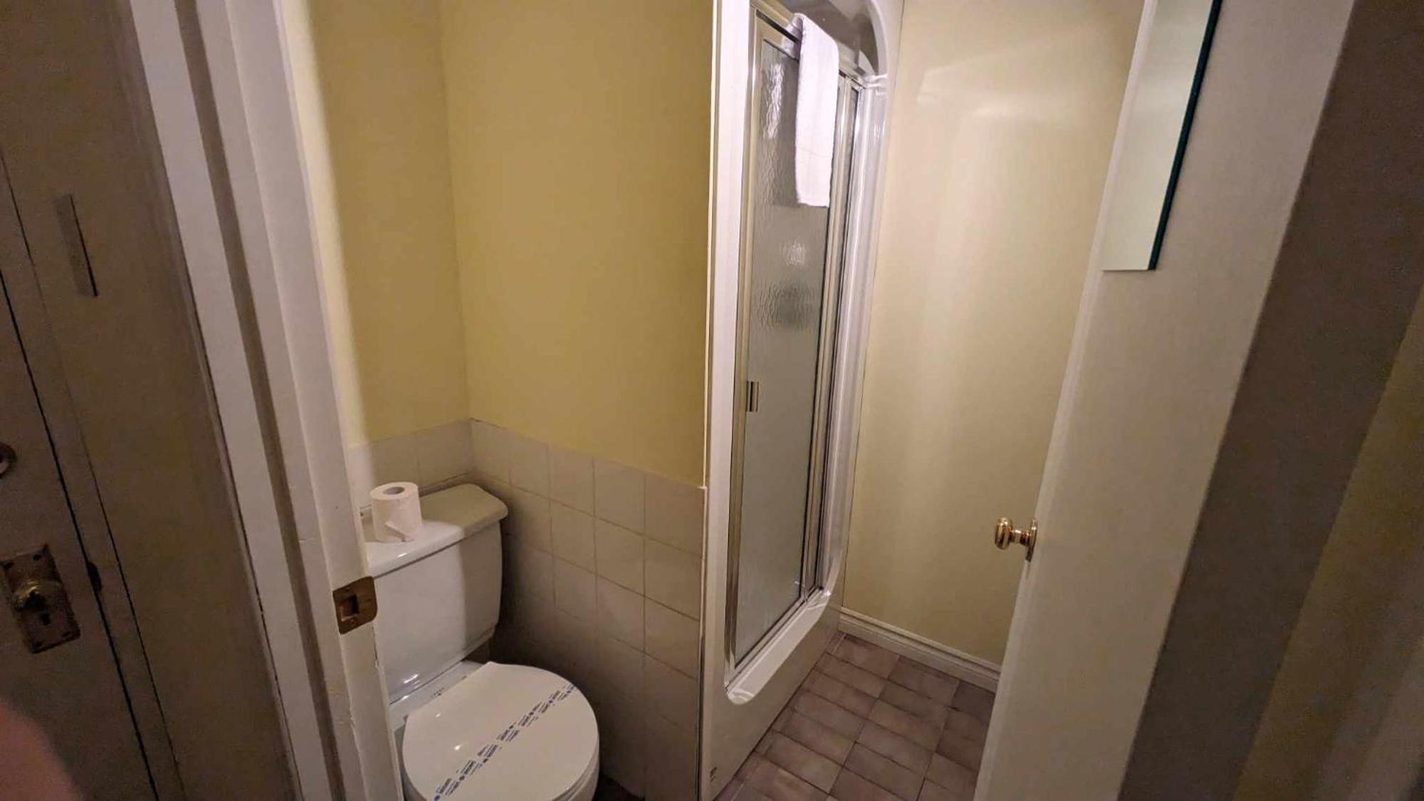 Hotel La Maison Rousseau Montmagny Zimmer foto