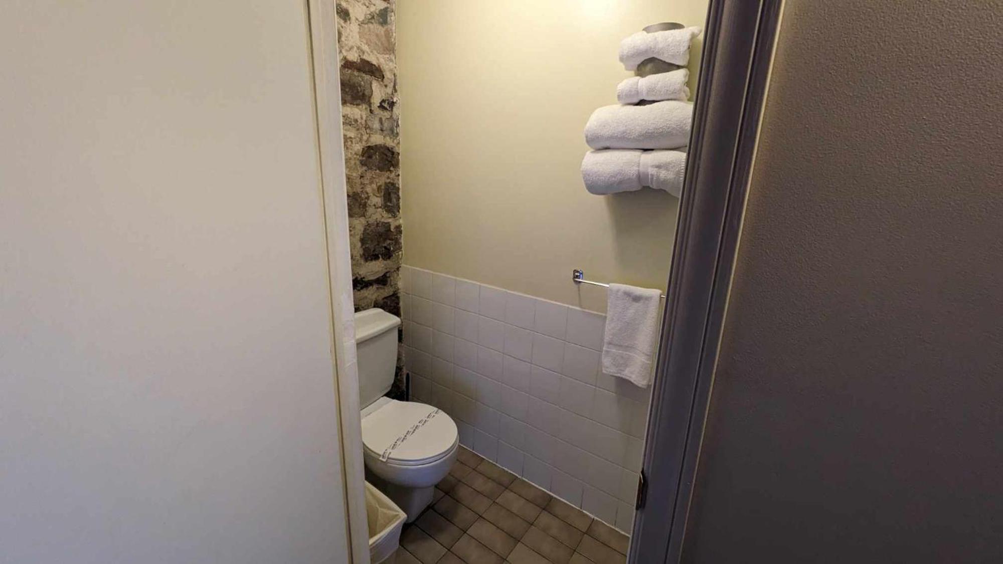 Hotel La Maison Rousseau Montmagny Zimmer foto