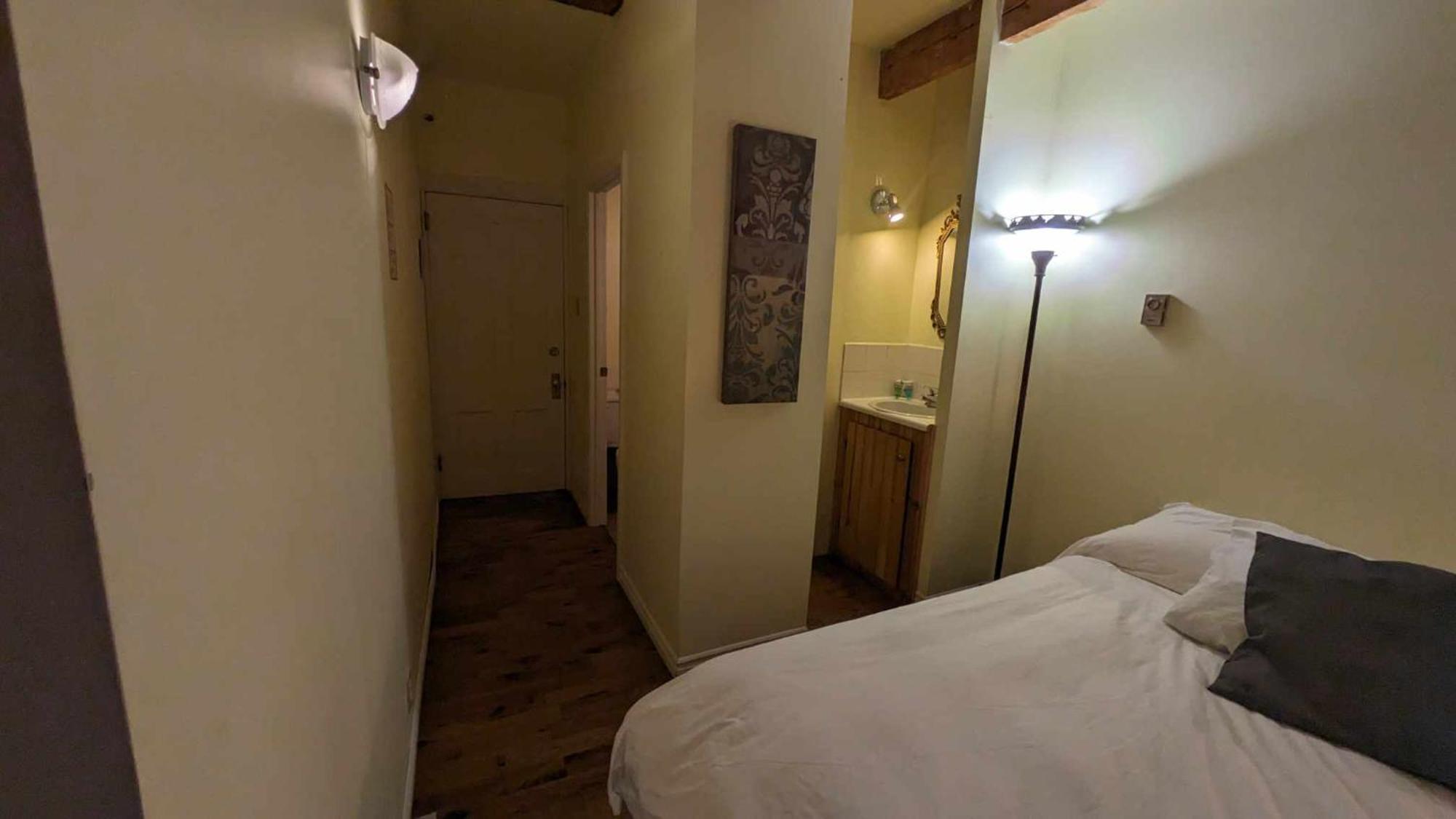 Hotel La Maison Rousseau Montmagny Zimmer foto