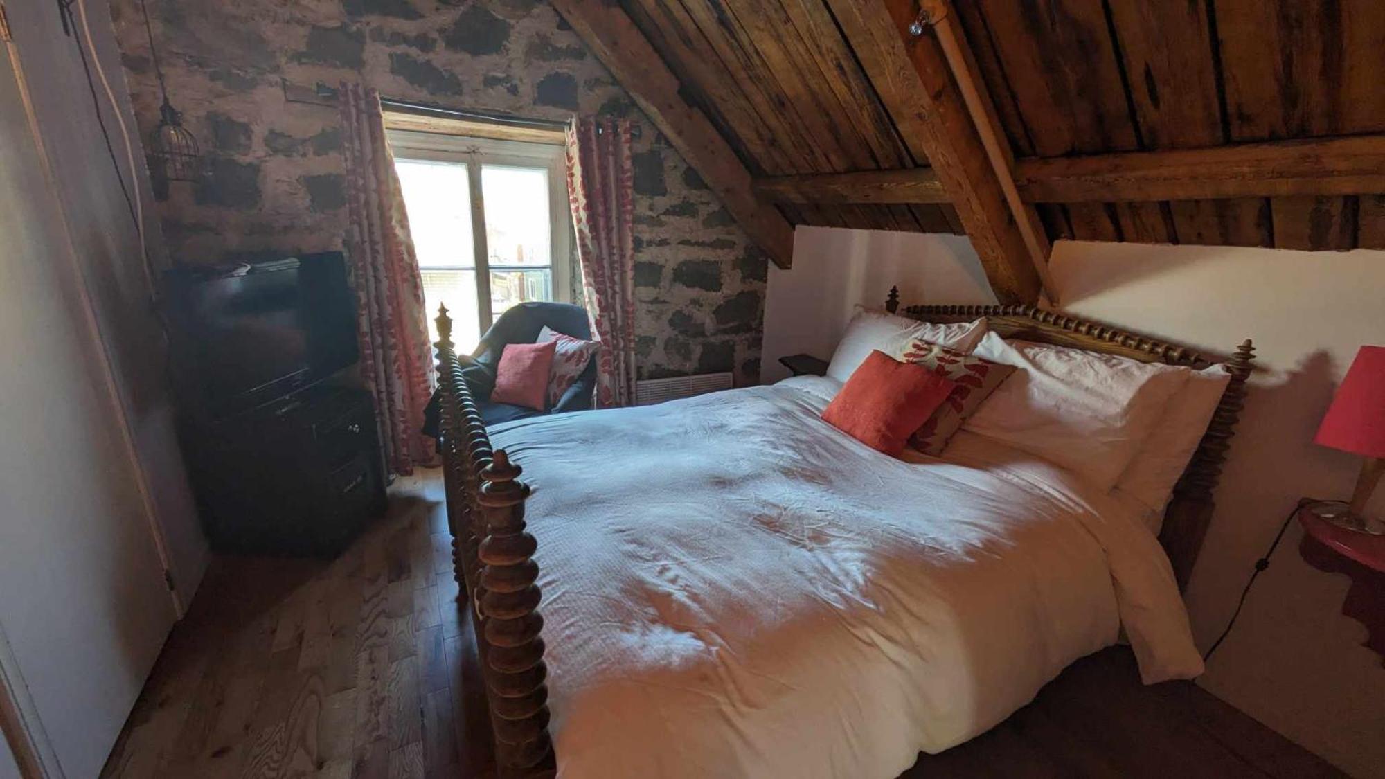 Hotel La Maison Rousseau Montmagny Zimmer foto