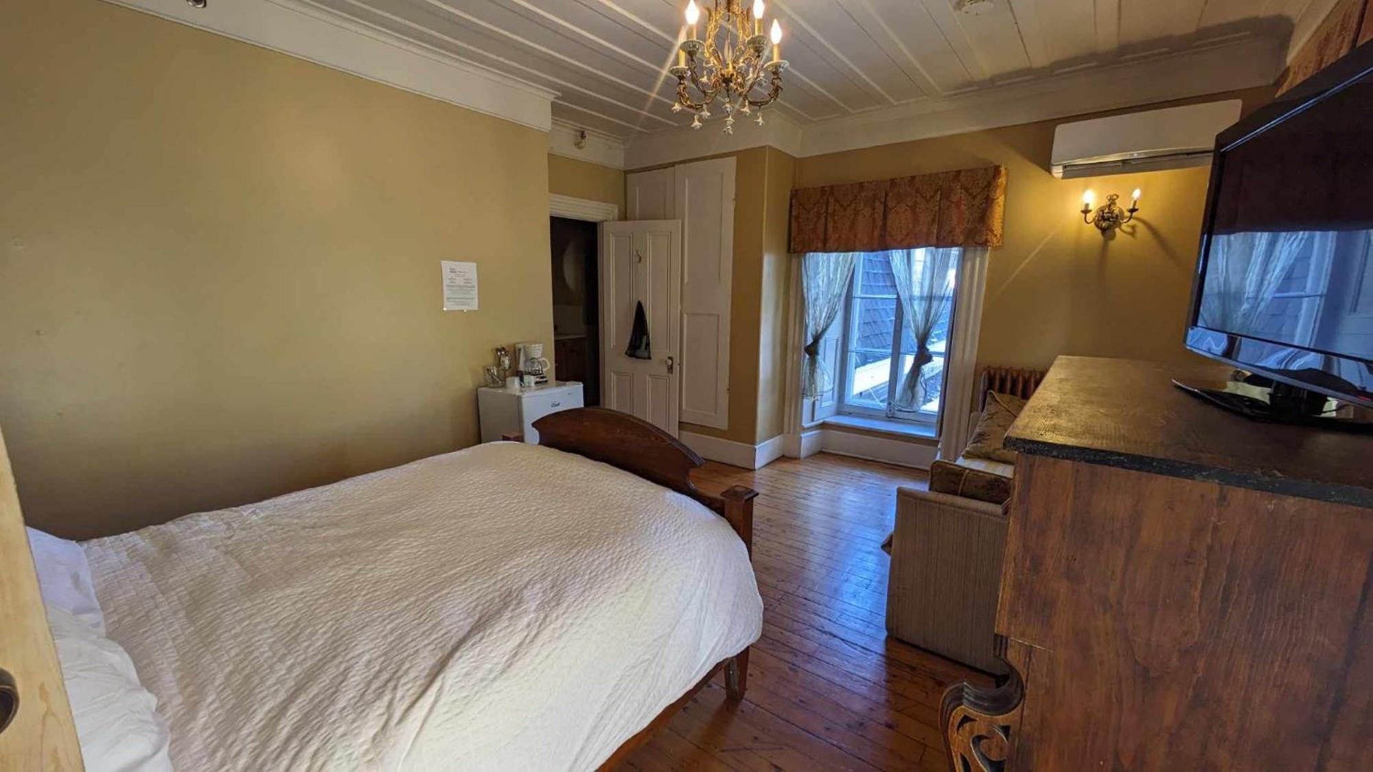 Hotel La Maison Rousseau Montmagny Zimmer foto